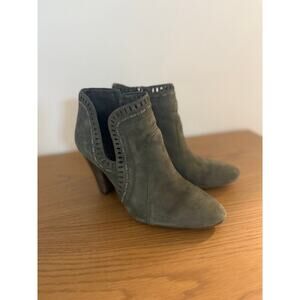 Vince Camuto Reeista‎ Gray Suede Ankle Boots Size 7